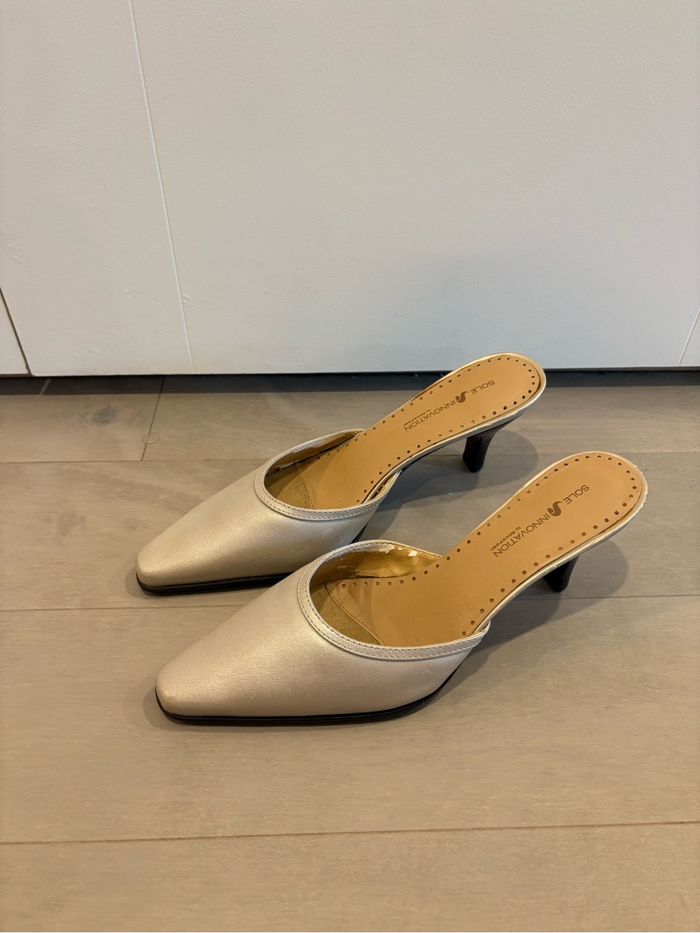 Pointed toe mule kitten heels